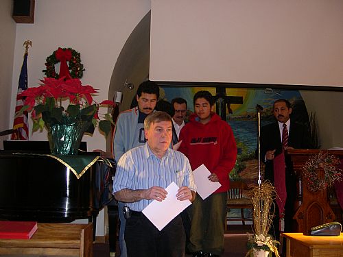 Bautizos Enero 1 del 2006: 
Entrega de Certificados de Bautismo